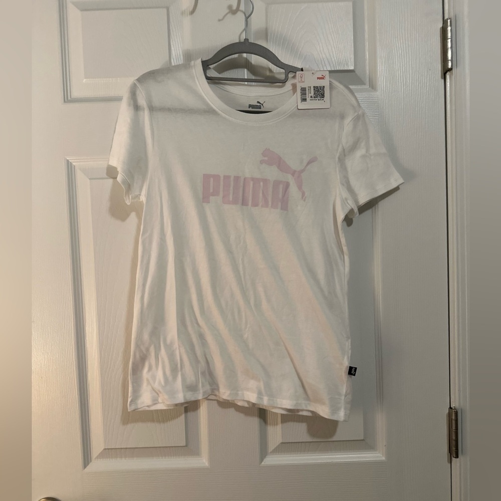 NWT ❄️ short sleeve Puma t-Shirt
